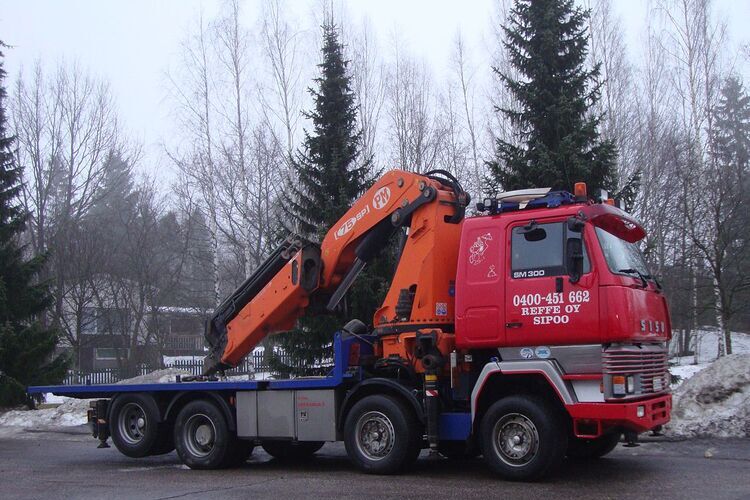 1199px-Sisu_truck_DSC06674_C (1) (2) (1)