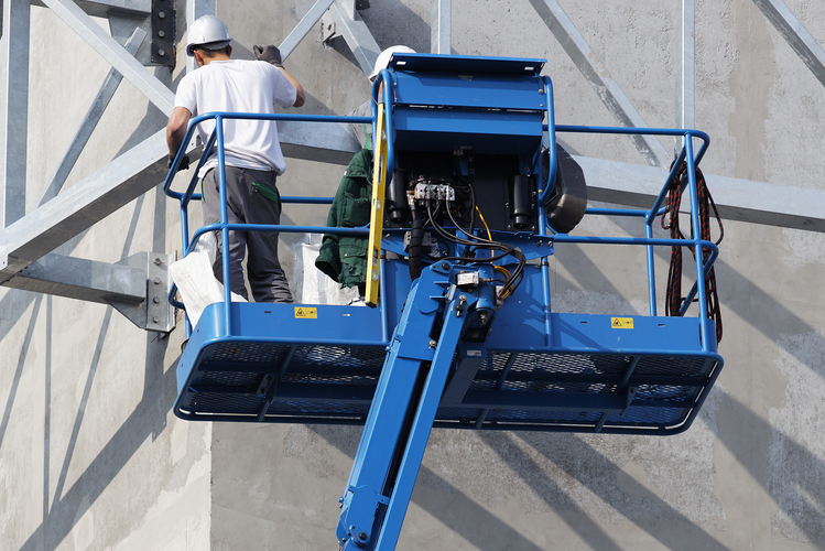 man-in-the-nacelle (1) (1)